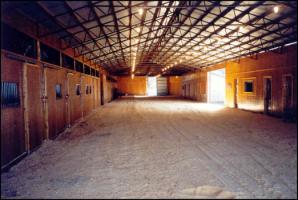 Peavine Creek Stables' Hallway (13,758 bytes)